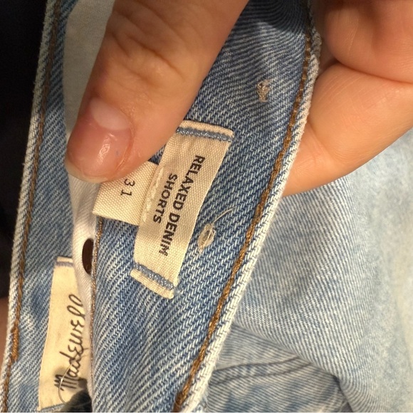 Madewell Relaxed Denim Shorts in Cedarcroft Wash - Picture 10 of 10